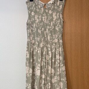Treasure & Bond Green and Cream Floral Maxi Dress